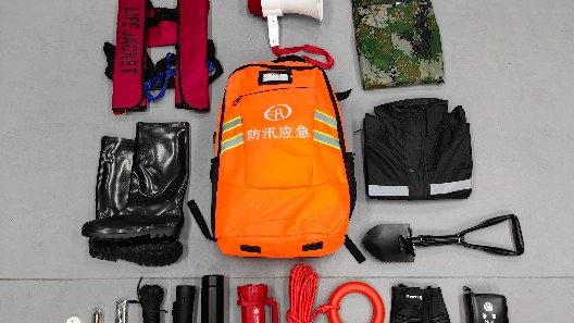 臺風(fēng)暴雨來襲，定制防汛救援包全力護航